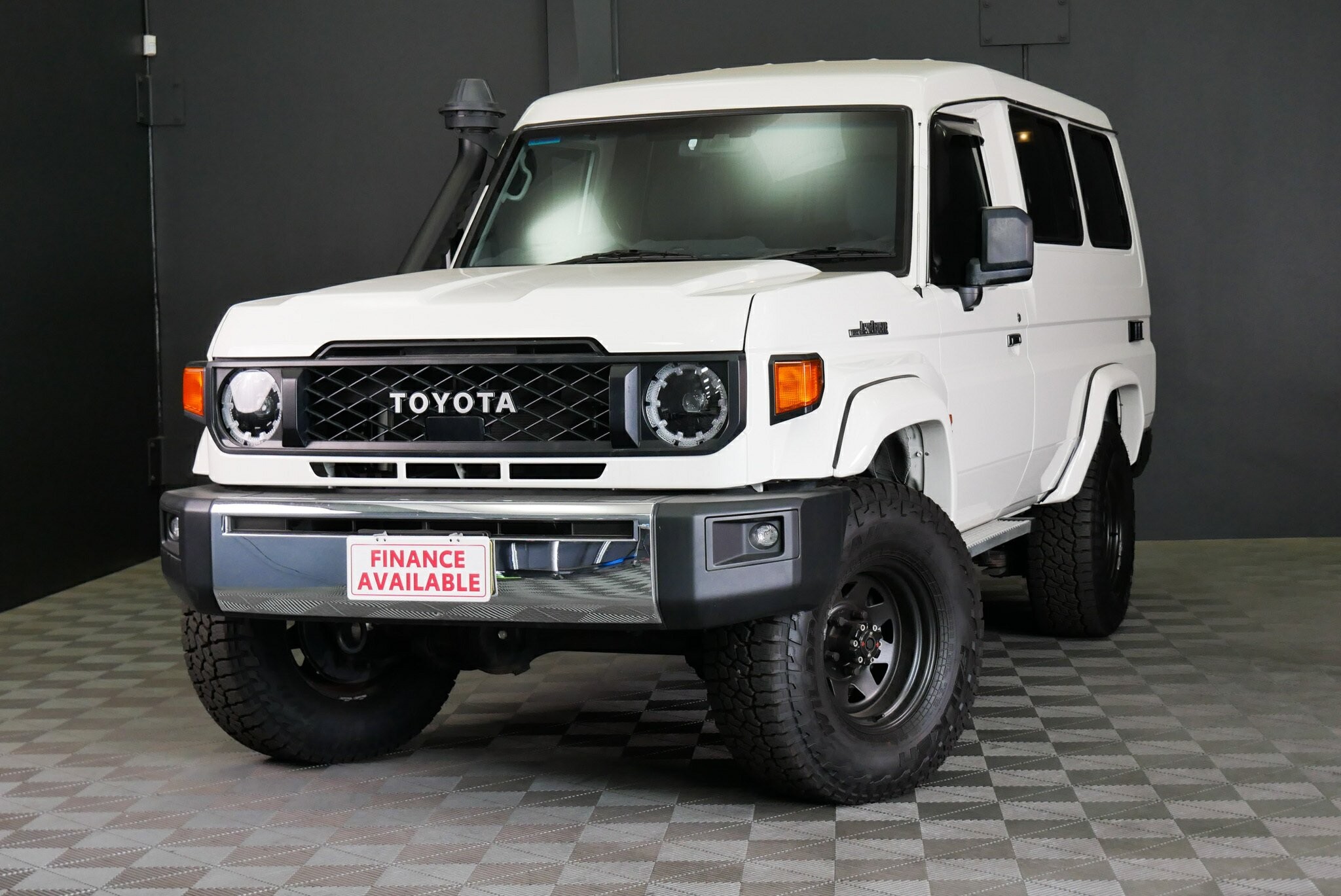 Toyota Landcruiser image 3