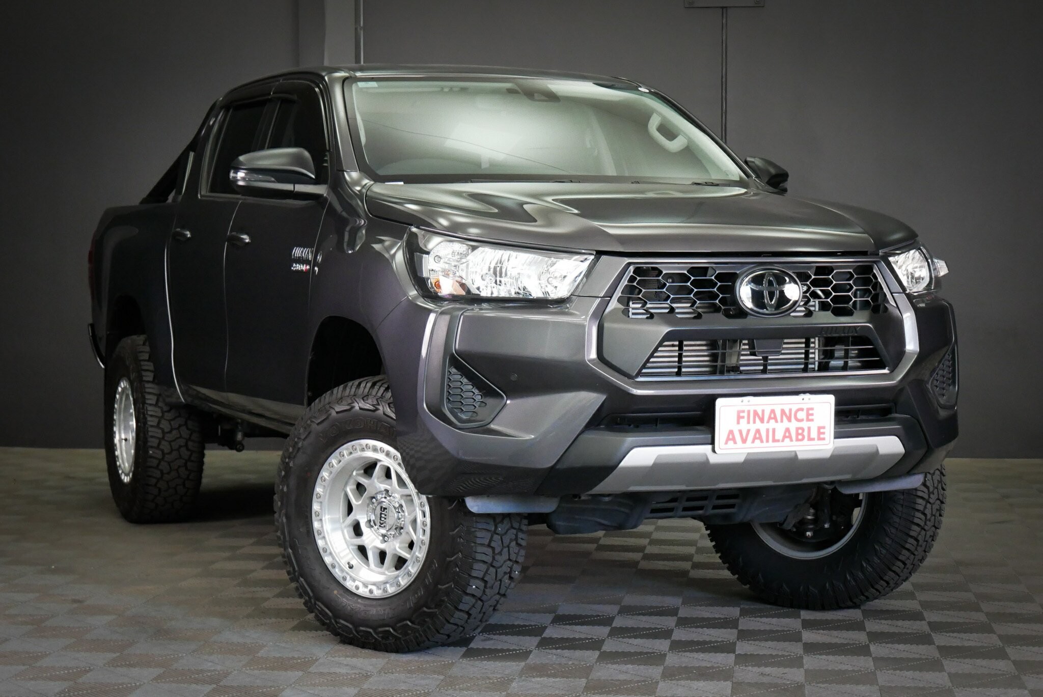 Toyota Hilux image 1