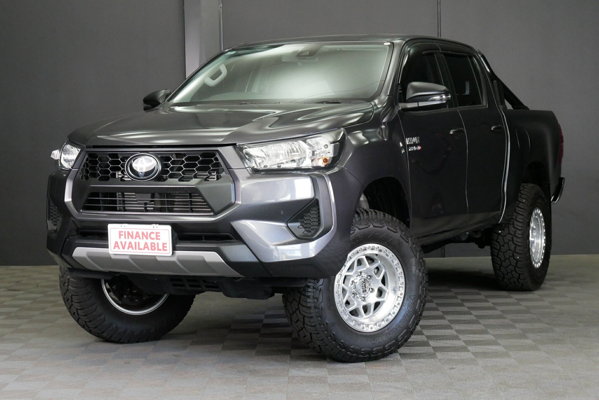 Toyota Hilux image 3