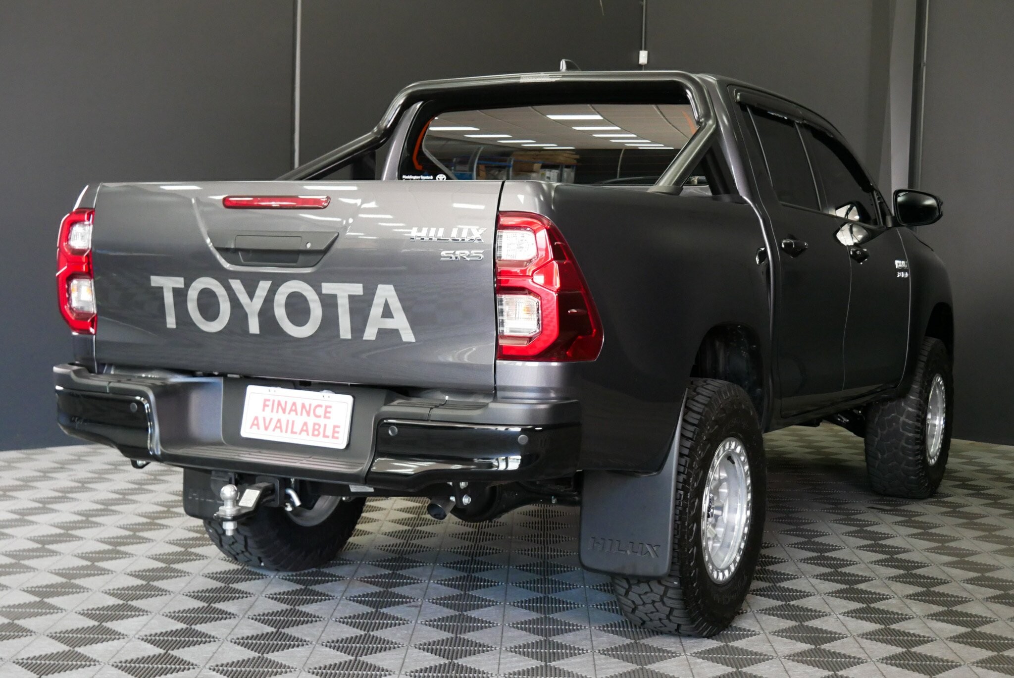 Toyota Hilux image 4