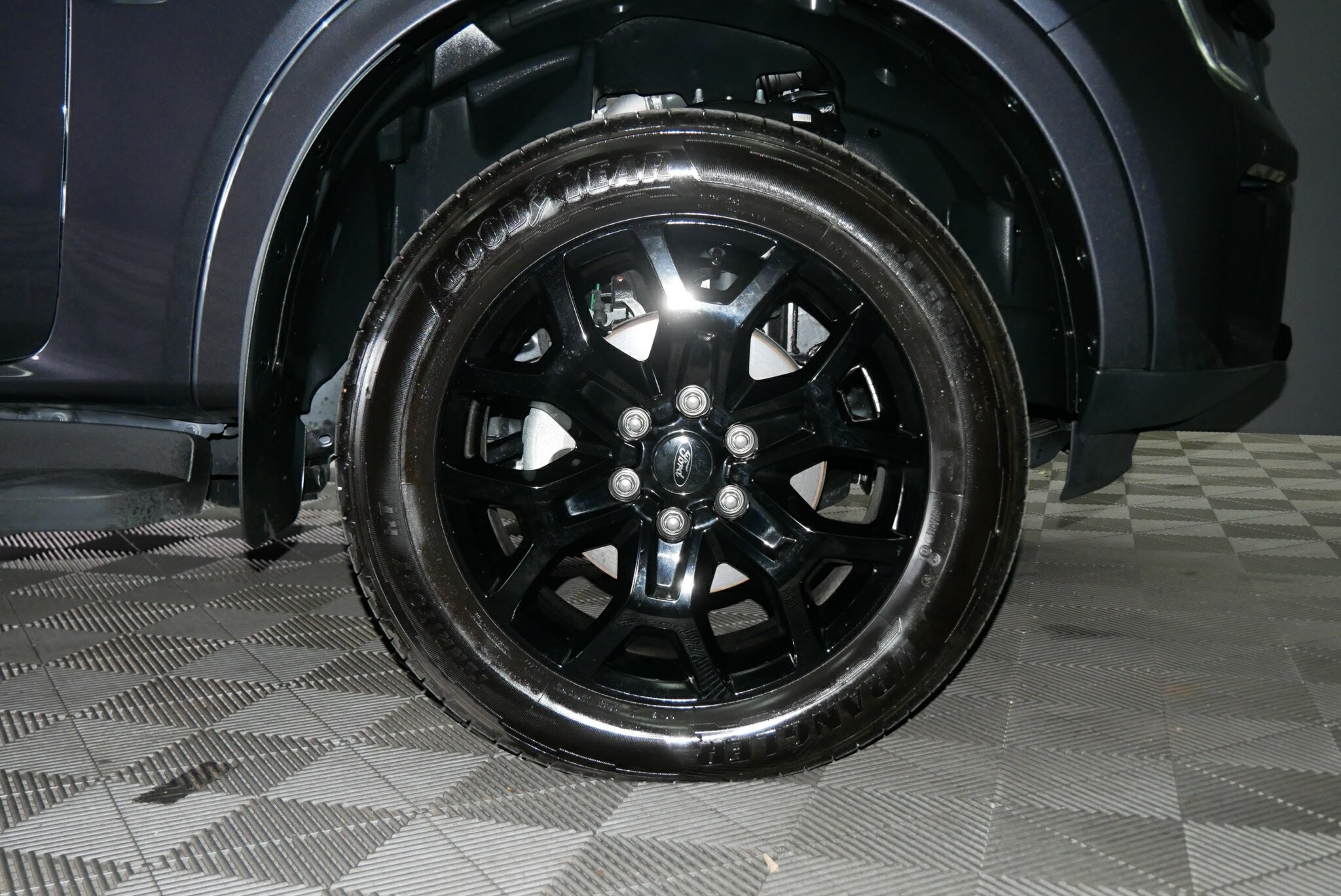 Ford Everest image 4