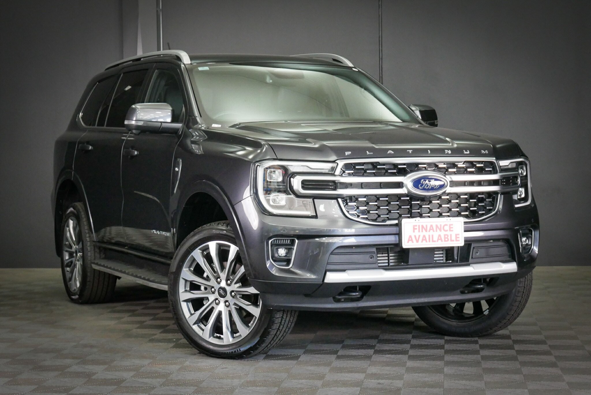 Ford Everest image 1