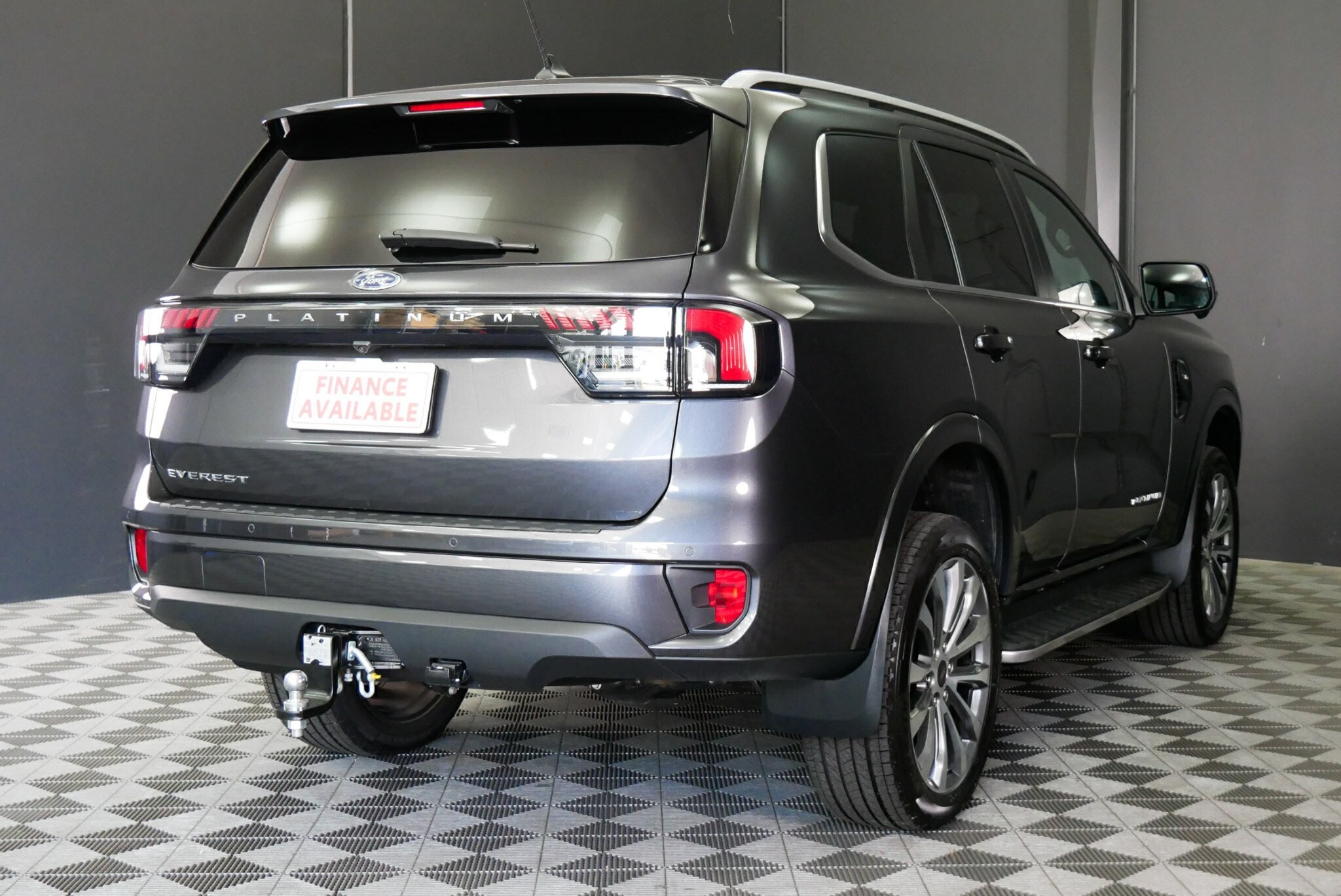 Ford Everest image 4