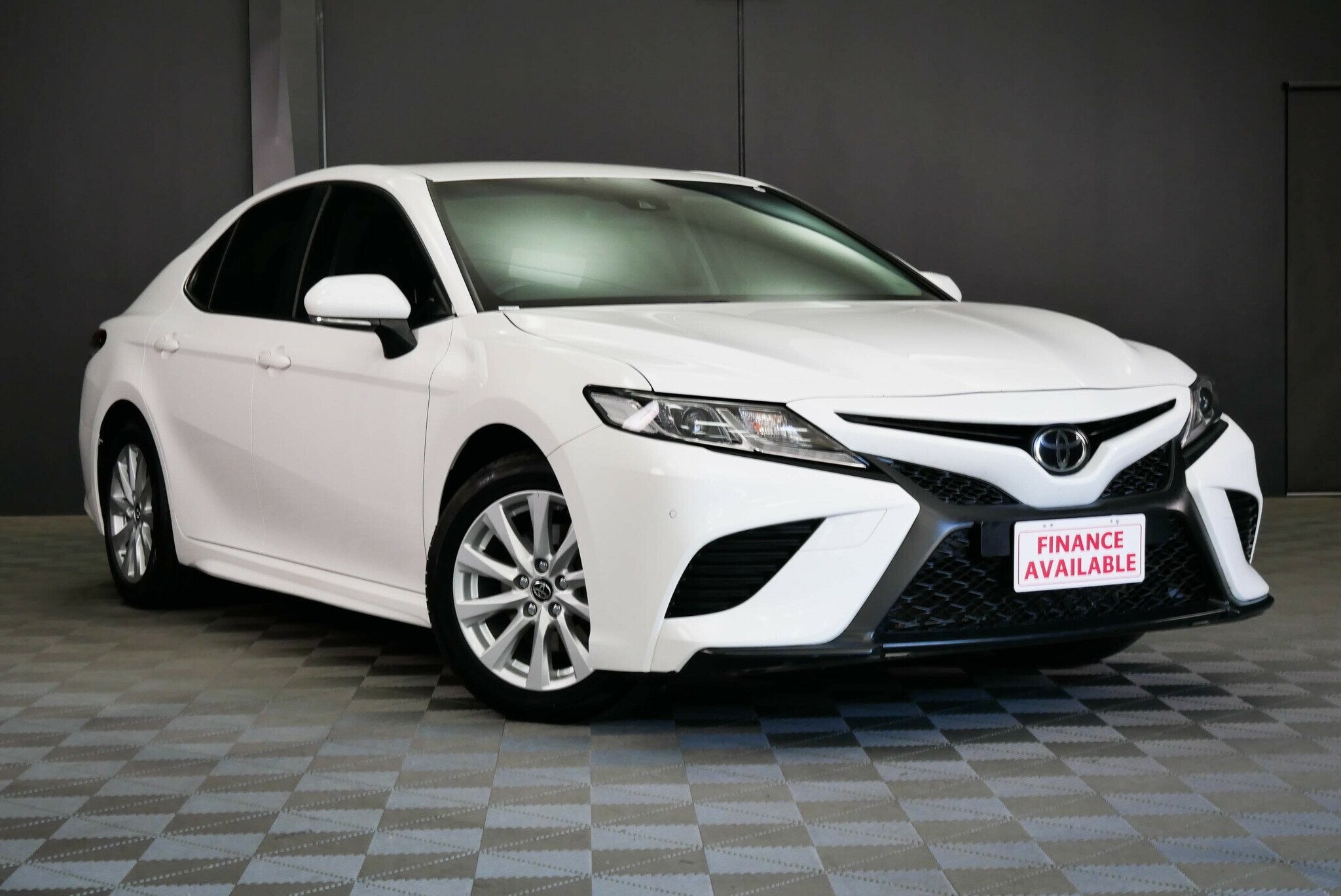 Toyota Camry image 1