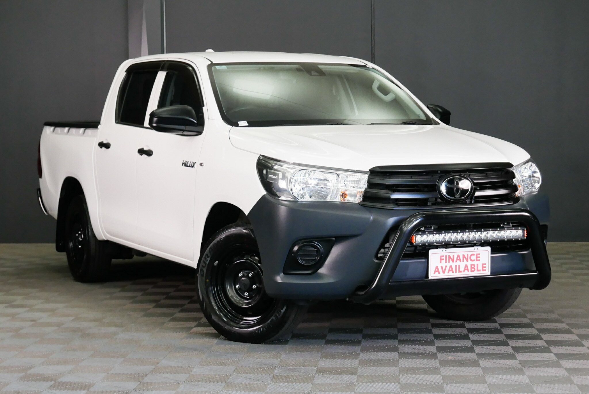 Toyota Hilux image 1