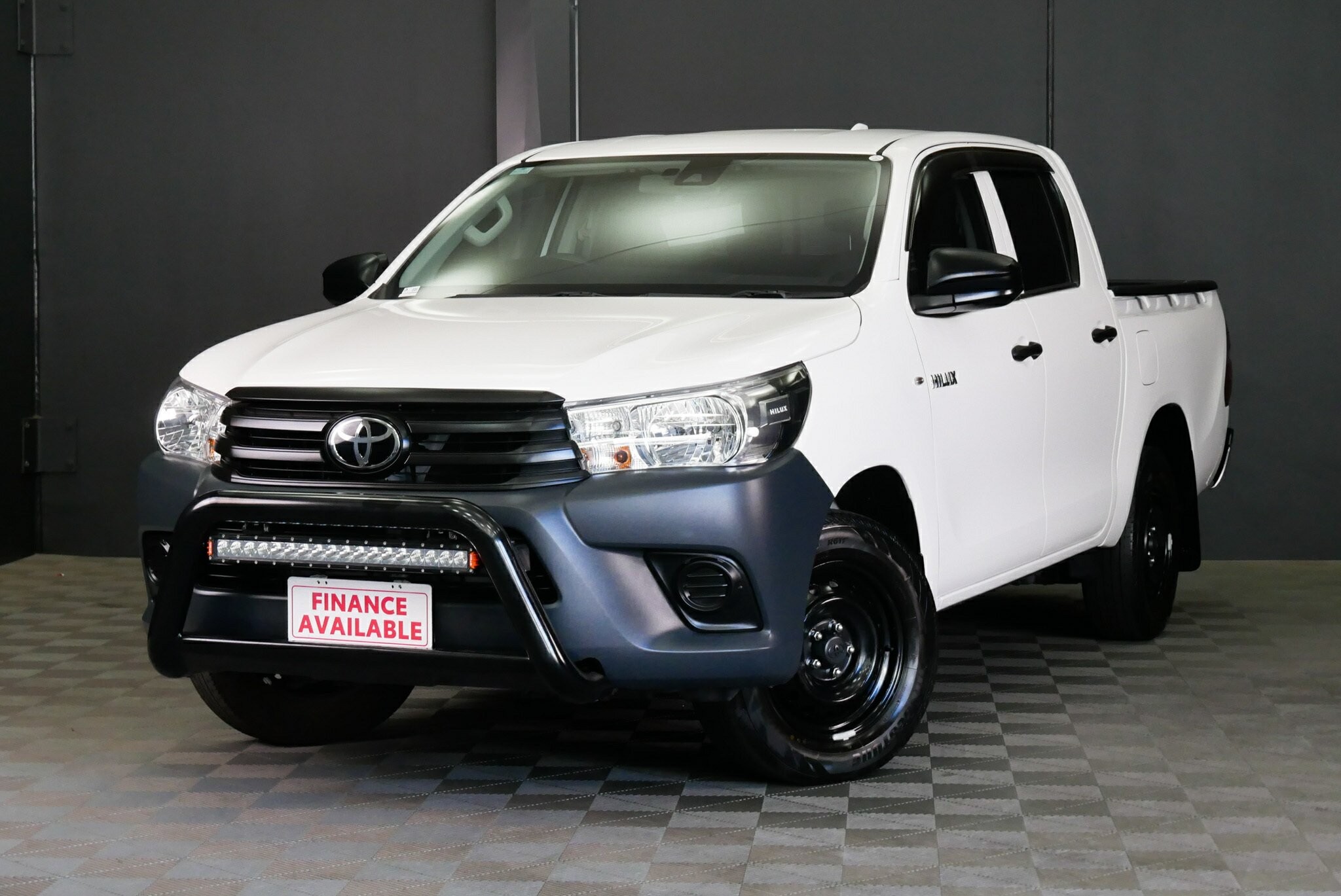Toyota Hilux image 3