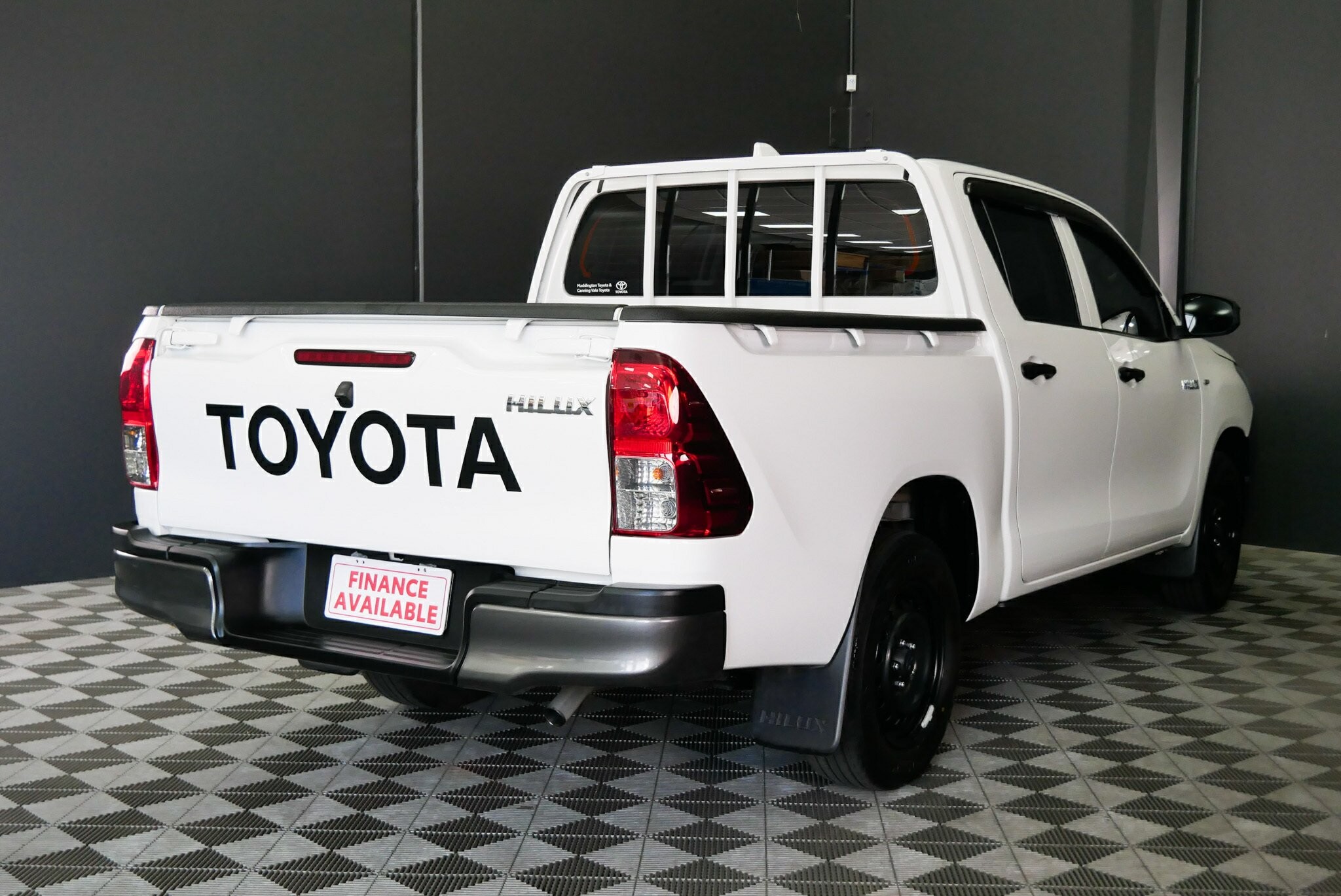 Toyota Hilux image 4