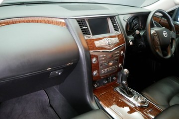 https://vehicle-cdn.autoleague.cloud/30640_U110375_25.jpg