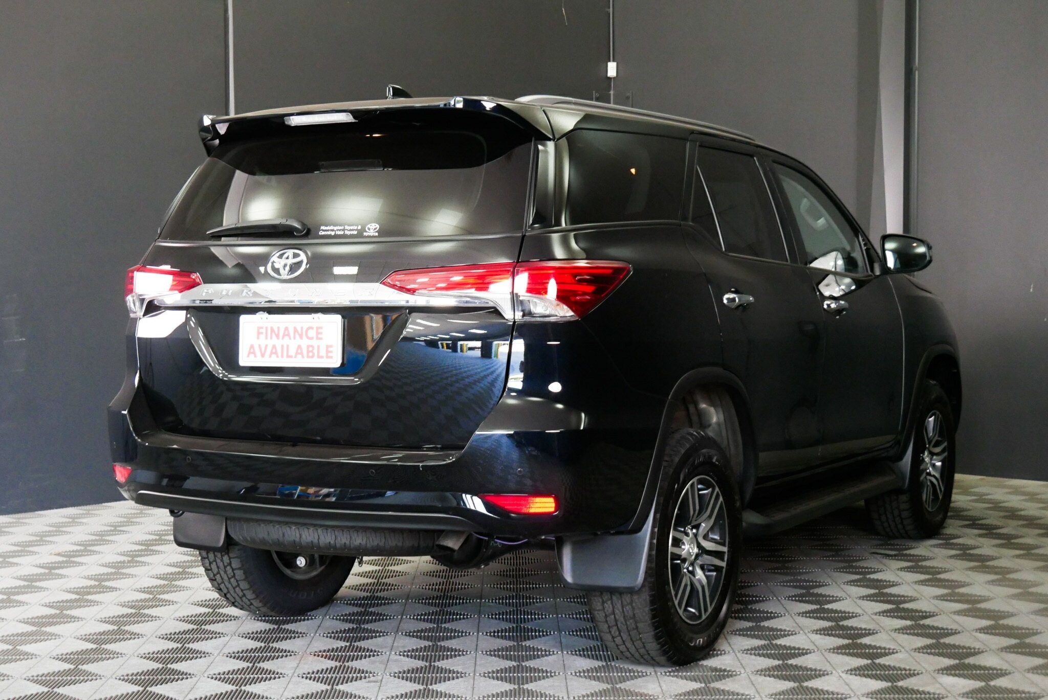 Toyota Fortuner image 4