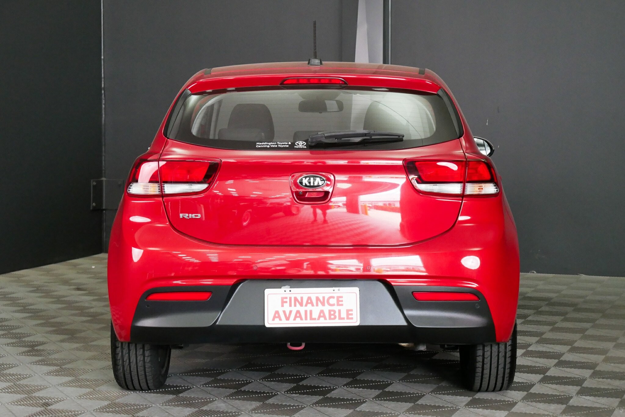 Kia Rio image 4