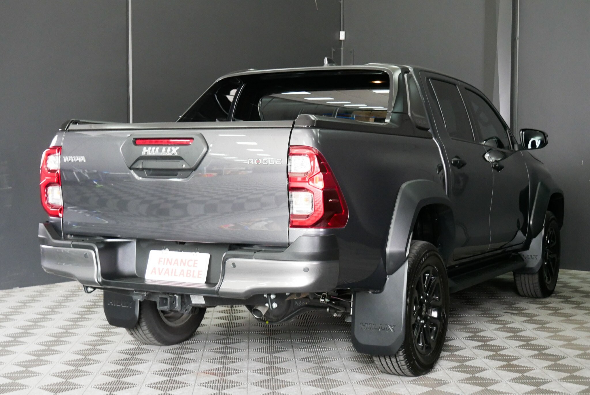 Toyota Hilux image 4
