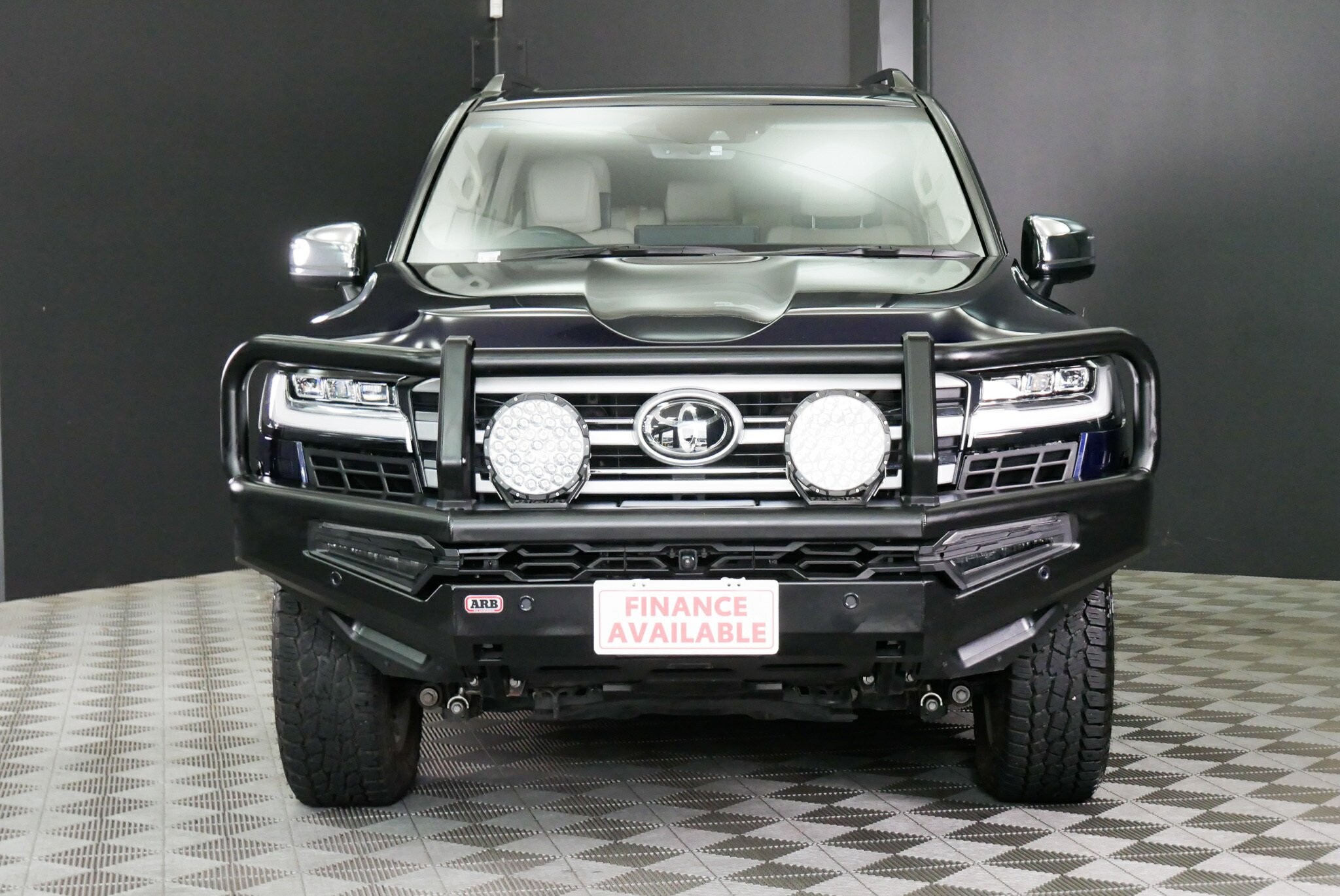Toyota Landcruiser image 2