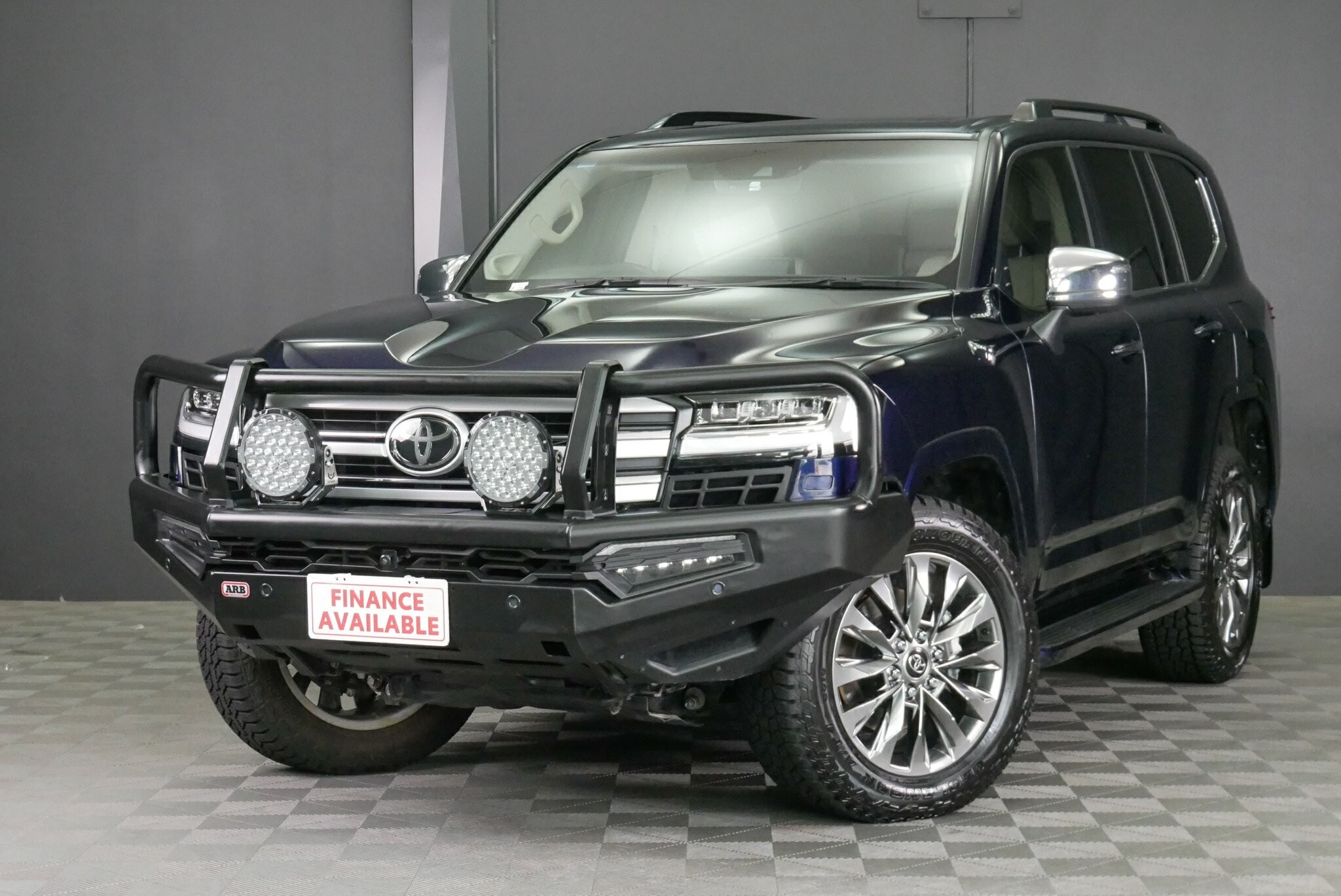 Toyota Landcruiser image 3