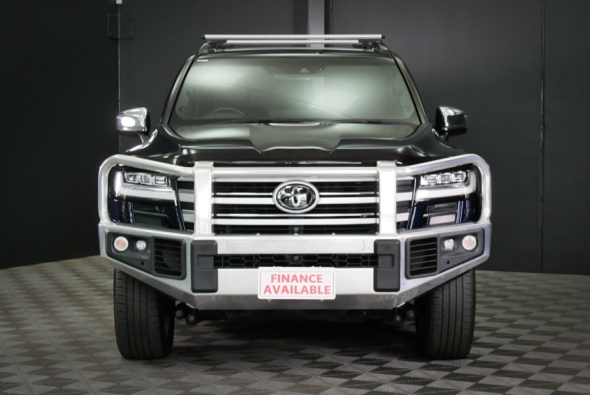 Toyota Landcruiser image 2