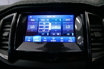 https://vehicle-cdn.autoleague.cloud/30640_U110445_12.jpg
