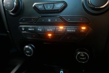 https://vehicle-cdn.autoleague.cloud/30640_U110445_13.jpg