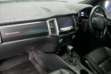 https://vehicle-cdn.autoleague.cloud/30640_U110445_18.jpg