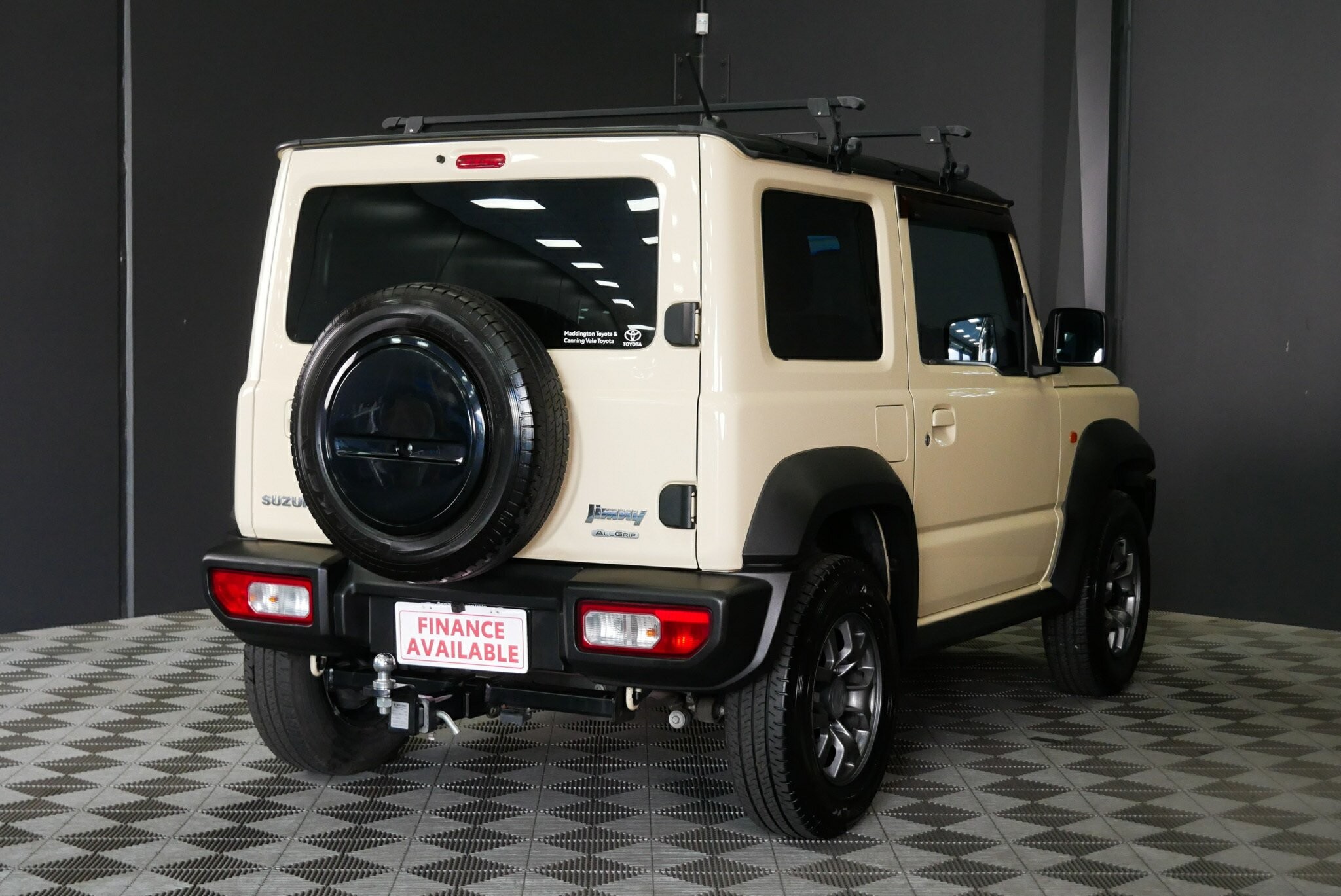 Suzuki Jimny image 4