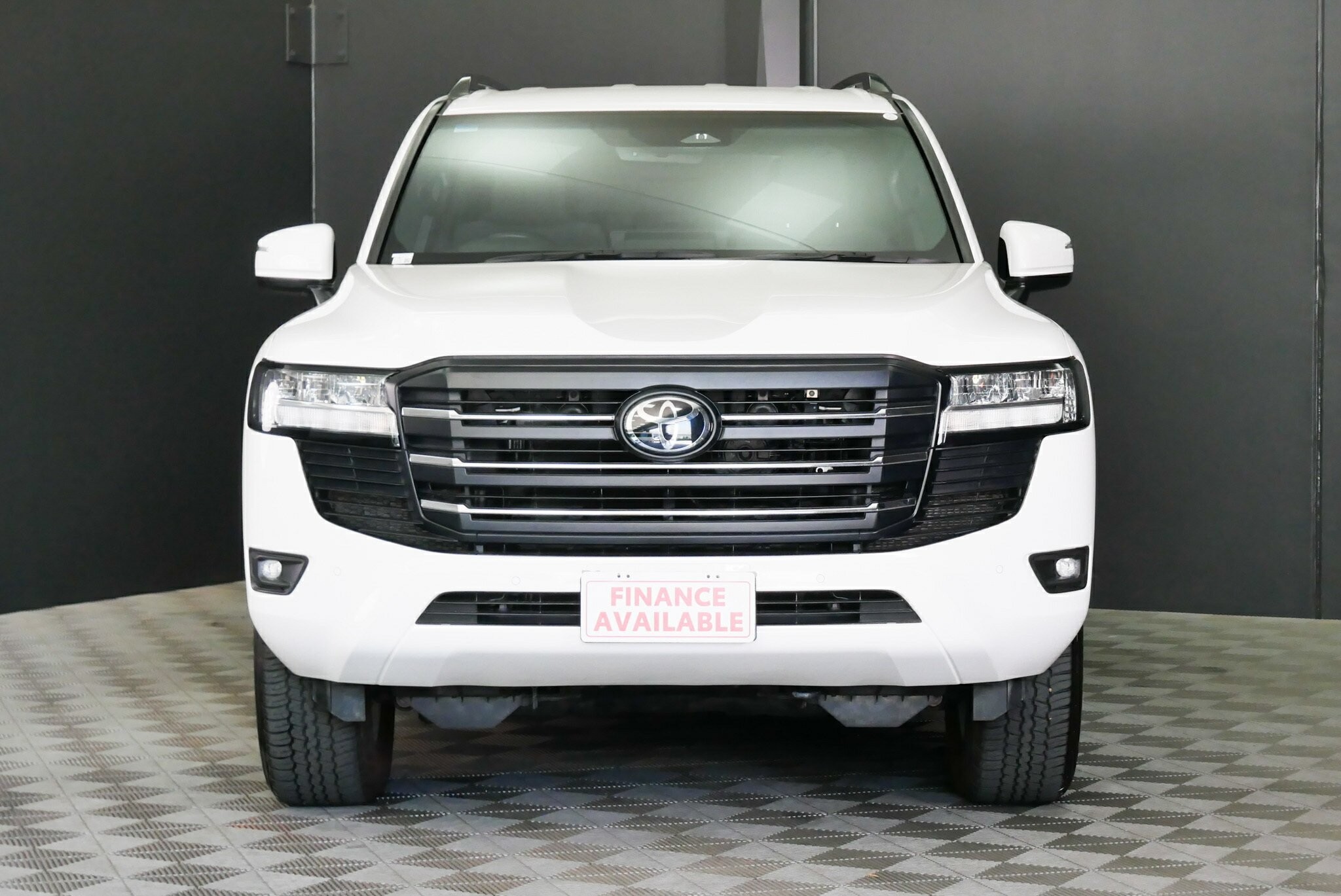 Toyota Landcruiser image 2