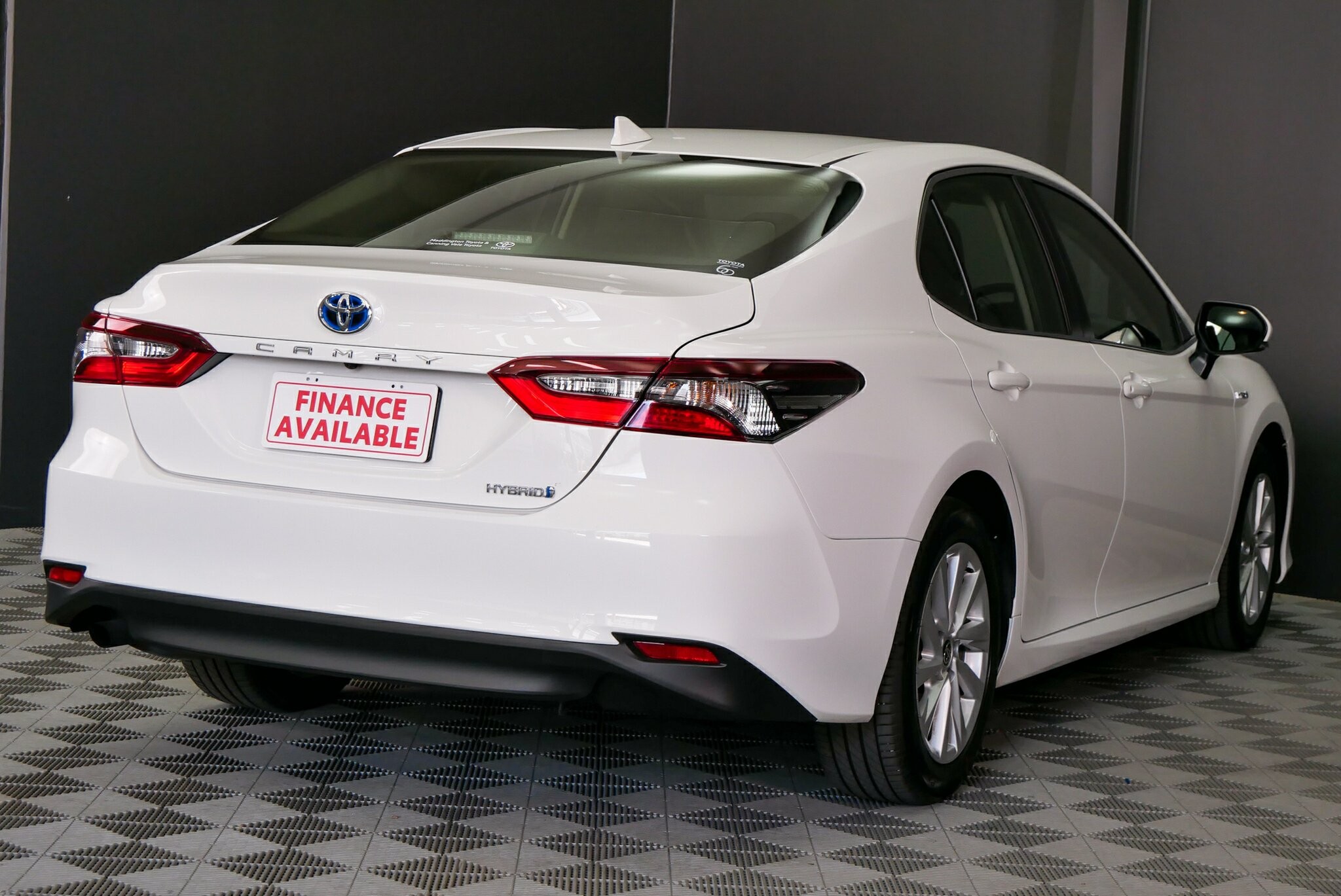 Toyota Camry image 4