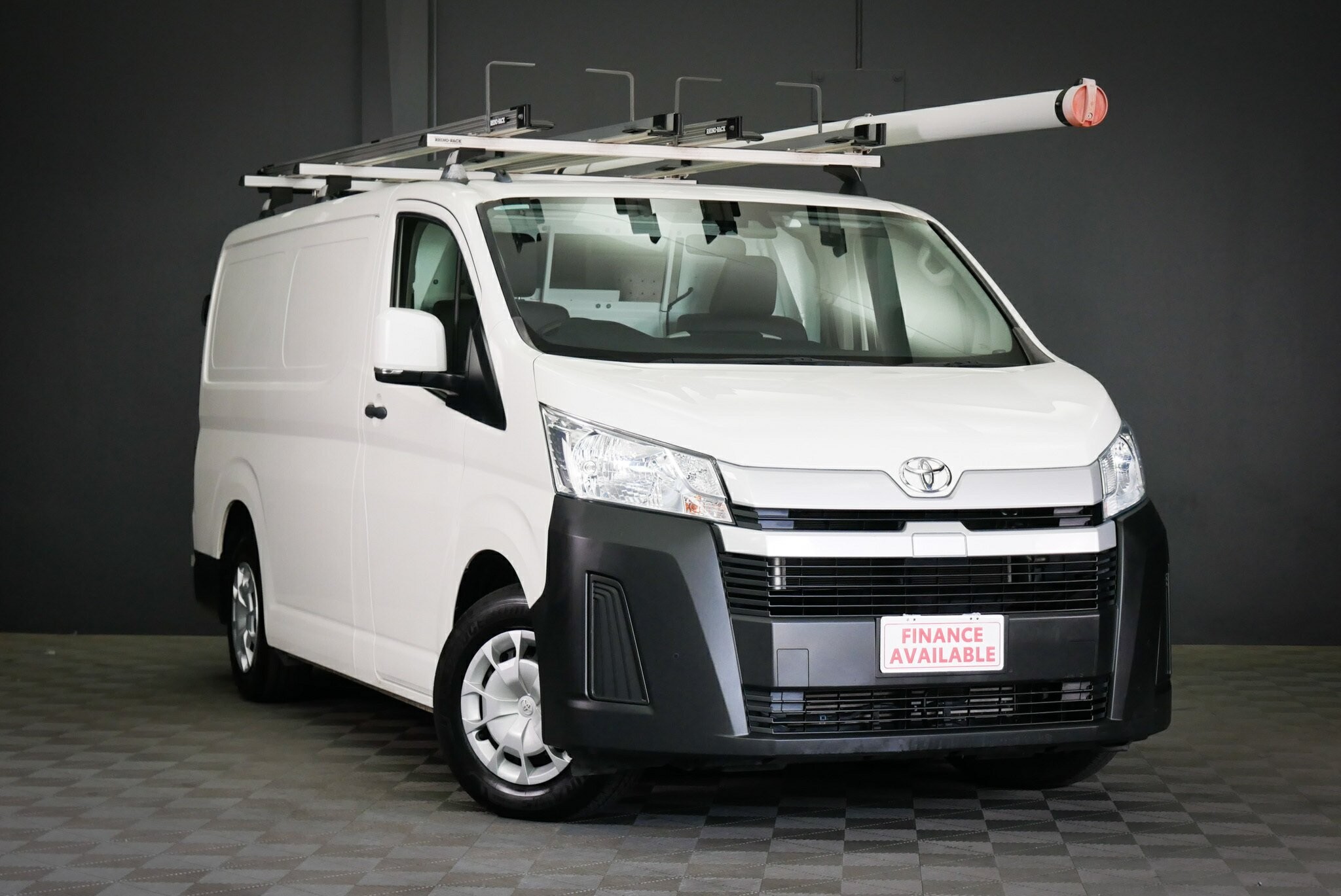 Toyota Hiace image 1
