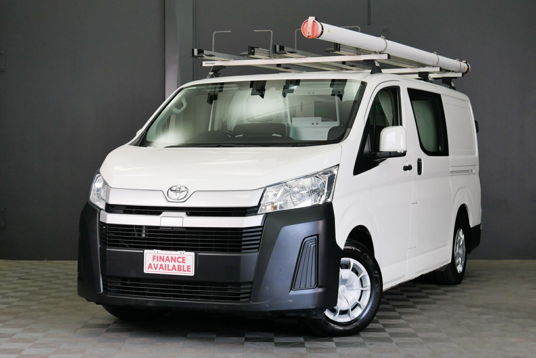 Toyota Hiace image 3