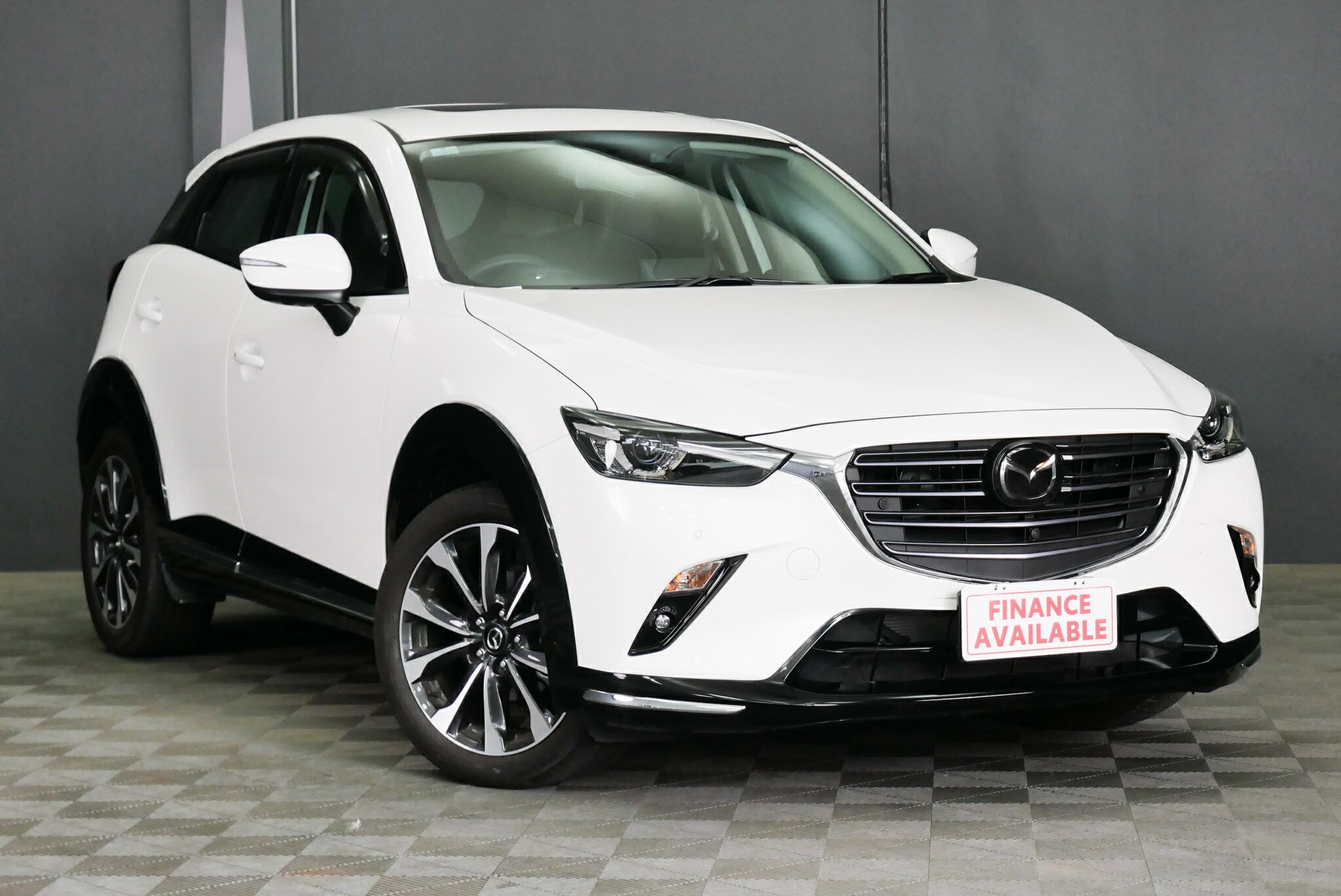 Mazda Cx-3 image 1