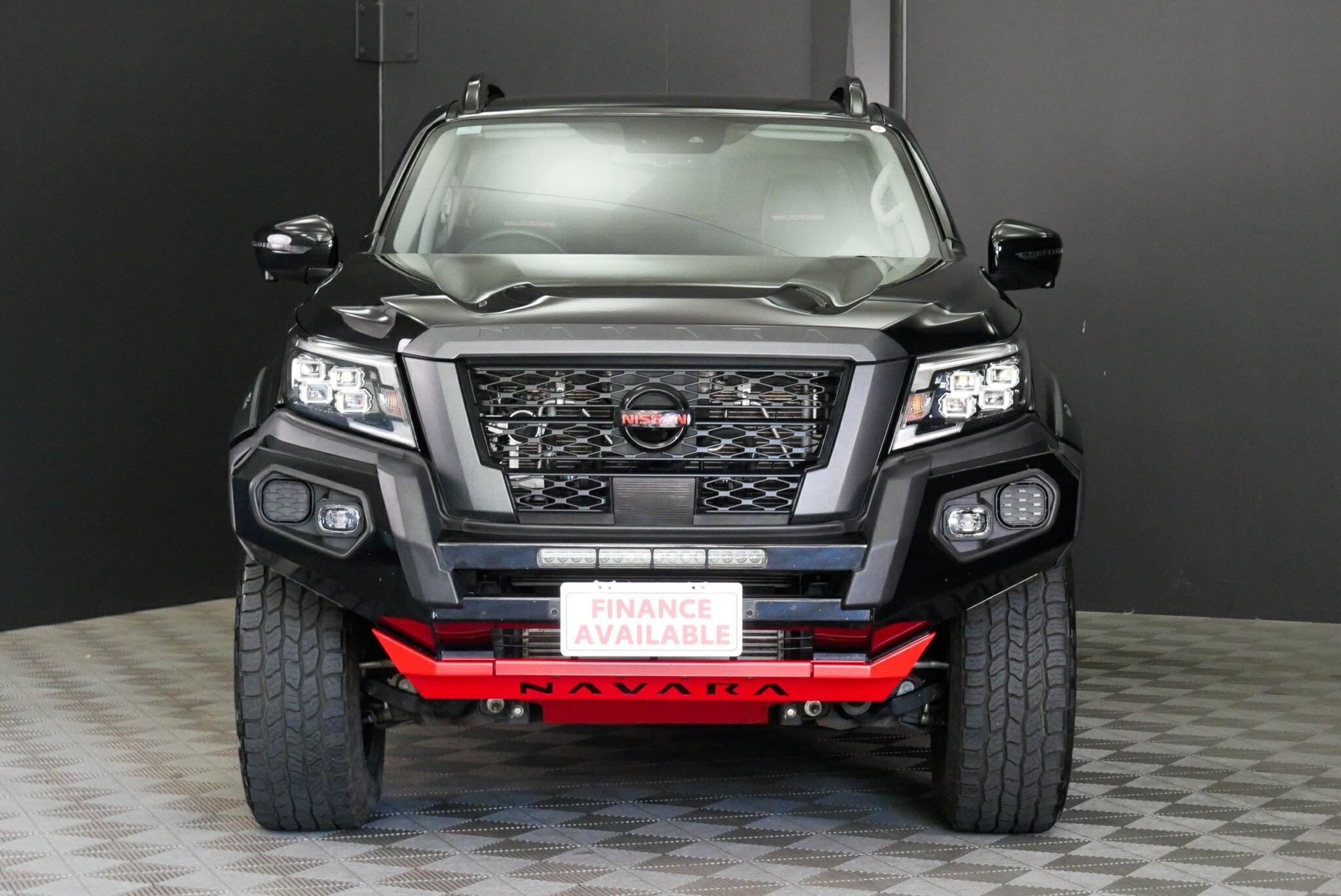 Nissan Navara image 2