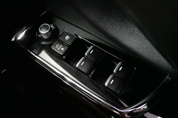 https://vehicle-cdn.autoleague.cloud/30640_U110487_16.jpg