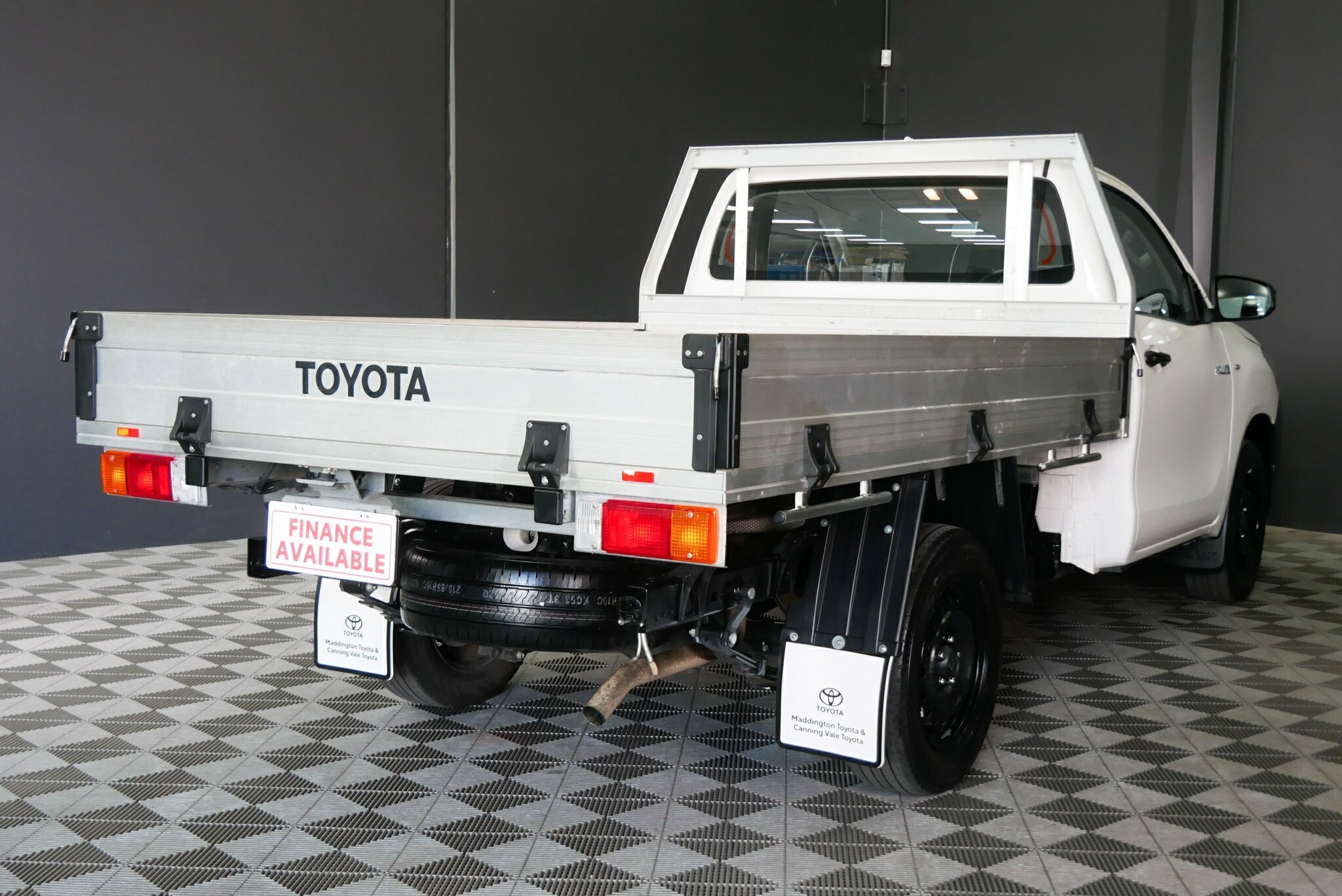 Toyota Hilux image 4