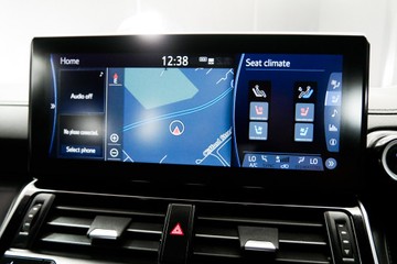 https://vehicle-cdn.autoleague.cloud/30640_U110506_13.jpg