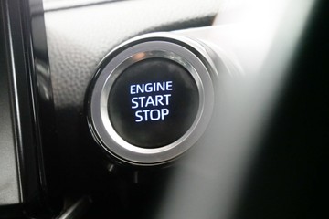 https://vehicle-cdn.autoleague.cloud/30640_U110506_19.jpg