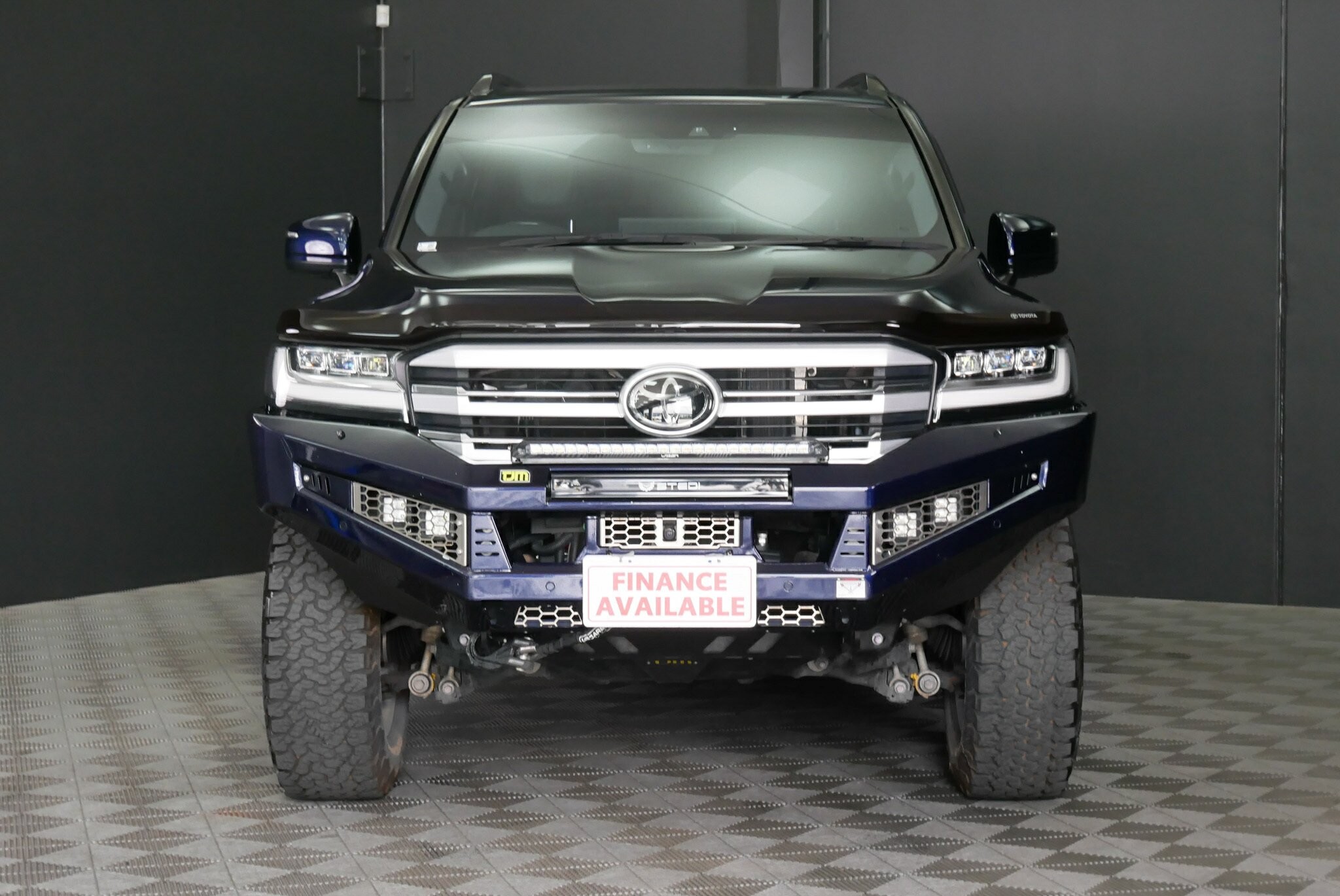 Toyota Landcruiser image 2