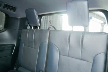 https://vehicle-cdn.autoleague.cloud/30640_U110506_23.jpg