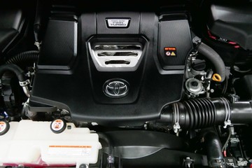 https://vehicle-cdn.autoleague.cloud/30640_U110506_25.jpg