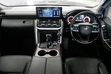 https://vehicle-cdn.autoleague.cloud/30640_U110506_9.jpg