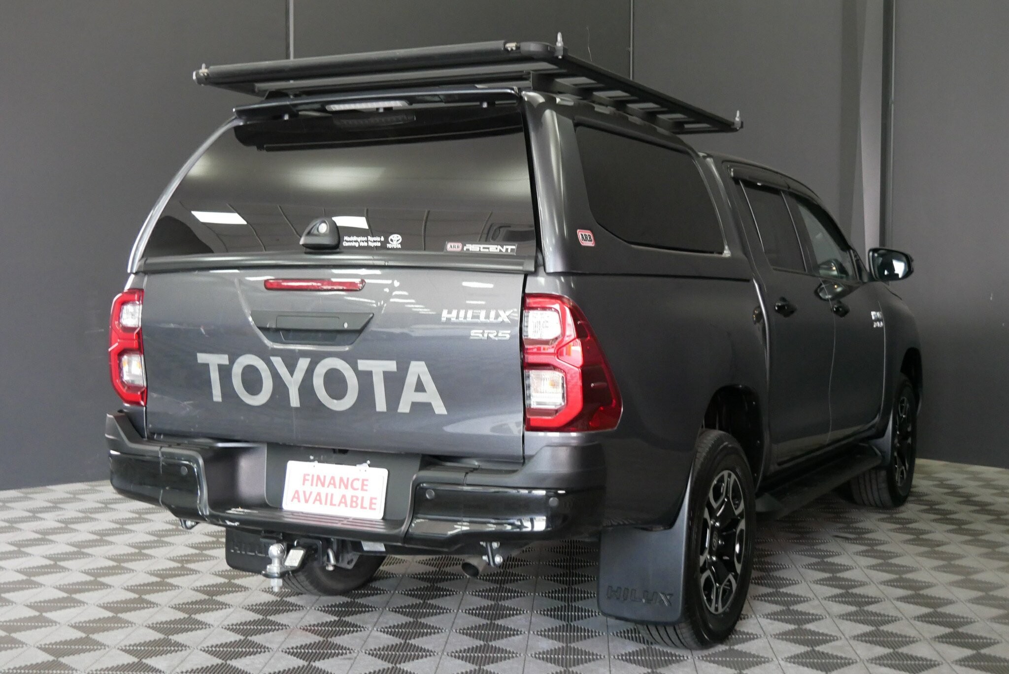 Toyota Hilux image 4