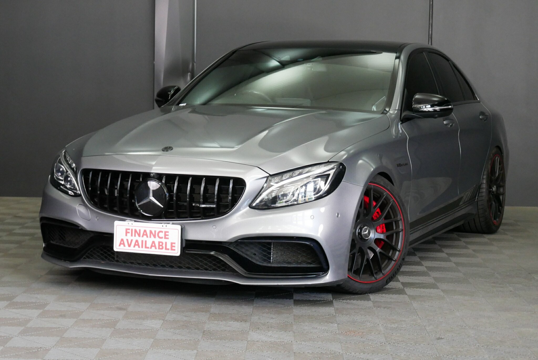 Mercedes Benz C-class image 3