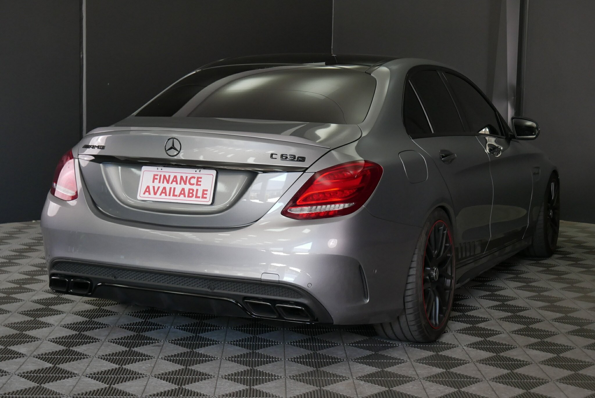 Mercedes Benz C-class image 4