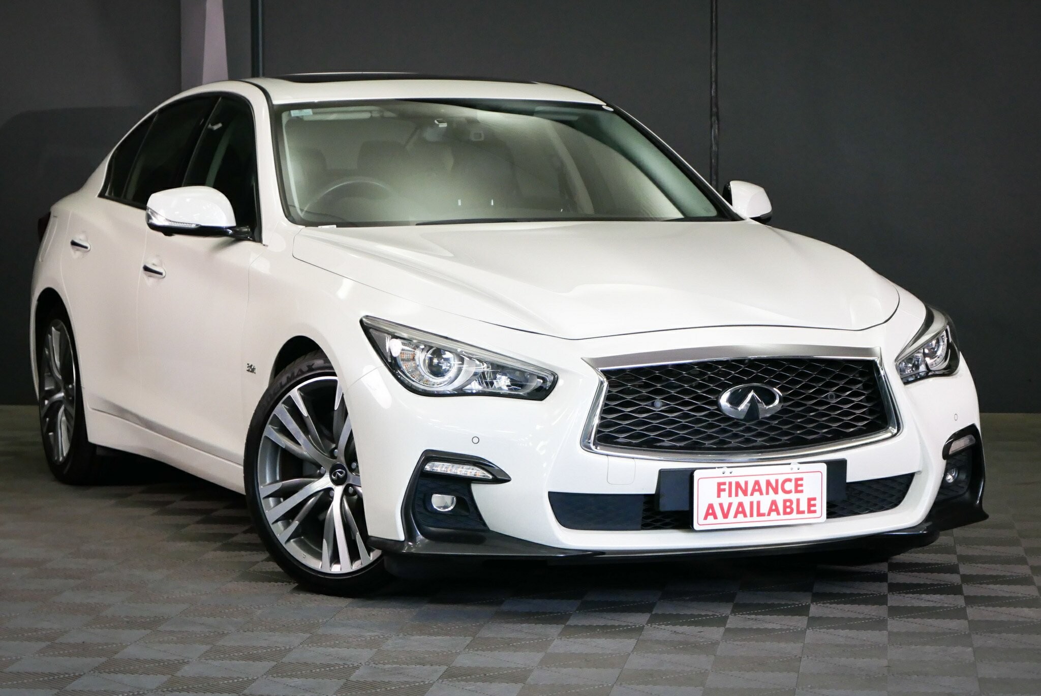 Infiniti Q50 image 1