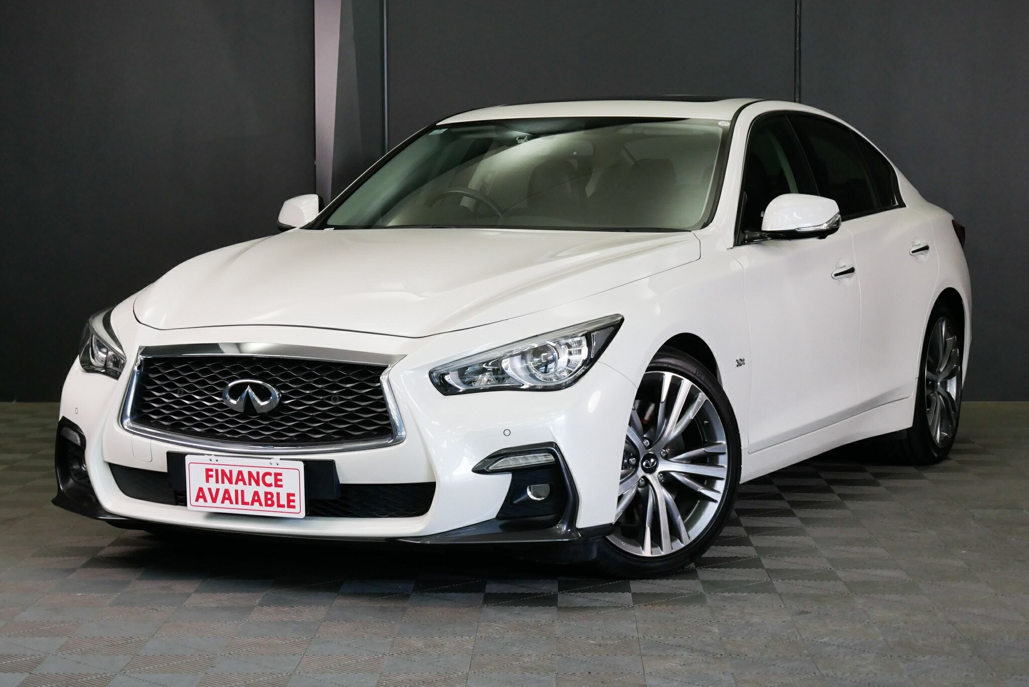 Infiniti Q50 image 3