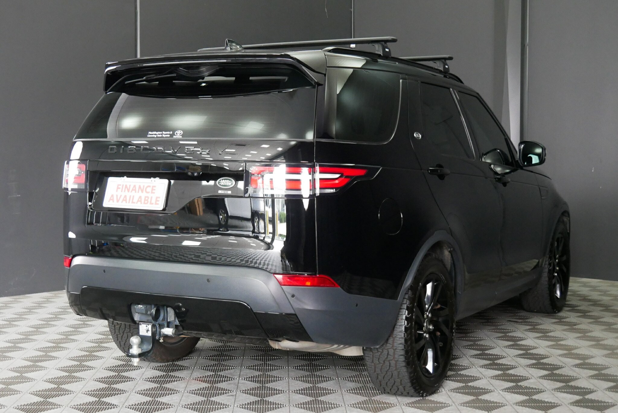 Land Rover Discovery image 4