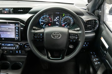 https://vehicle-cdn.autoleague.cloud/30640_U110546_12.jpg