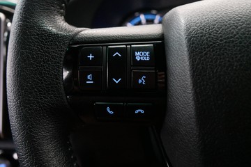 https://vehicle-cdn.autoleague.cloud/30640_U110546_17.jpg