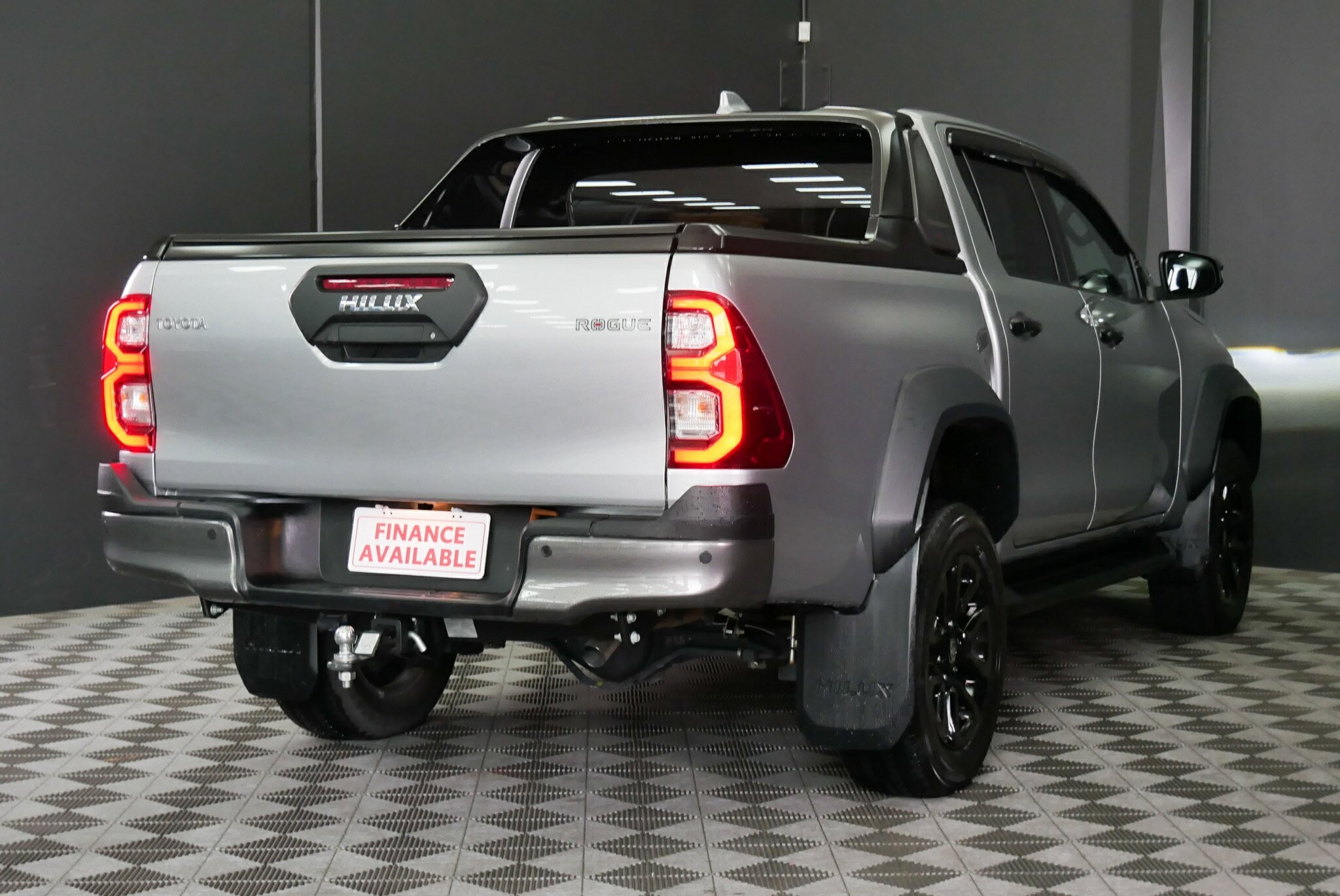 Toyota Hilux image 4
