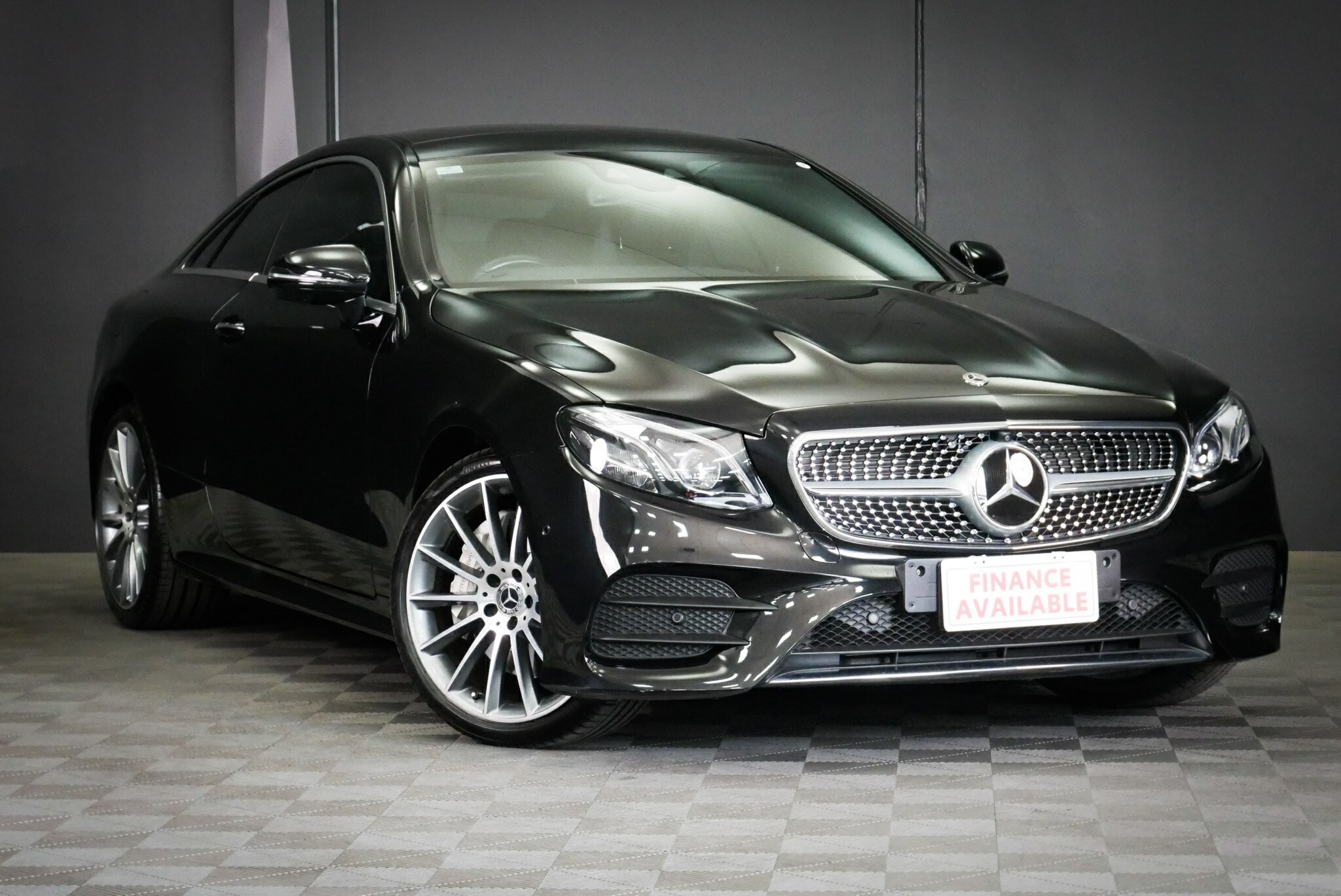 Mercedes Benz E-class image 1