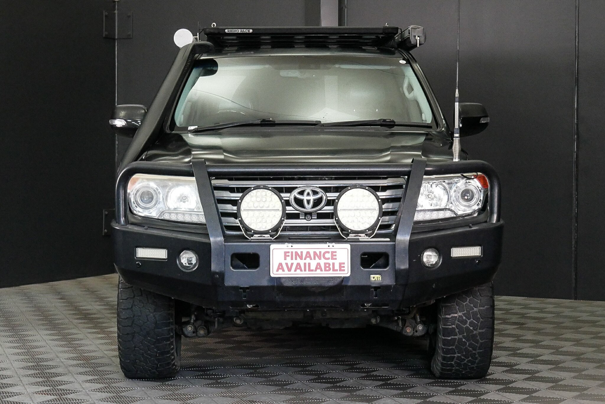 Toyota Landcruiser image 2