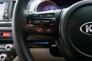 https://vehicle-cdn.autoleague.cloud/30640_U110560_14.jpg