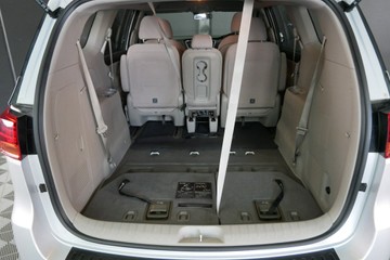 https://vehicle-cdn.autoleague.cloud/30640_U110560_22.jpg