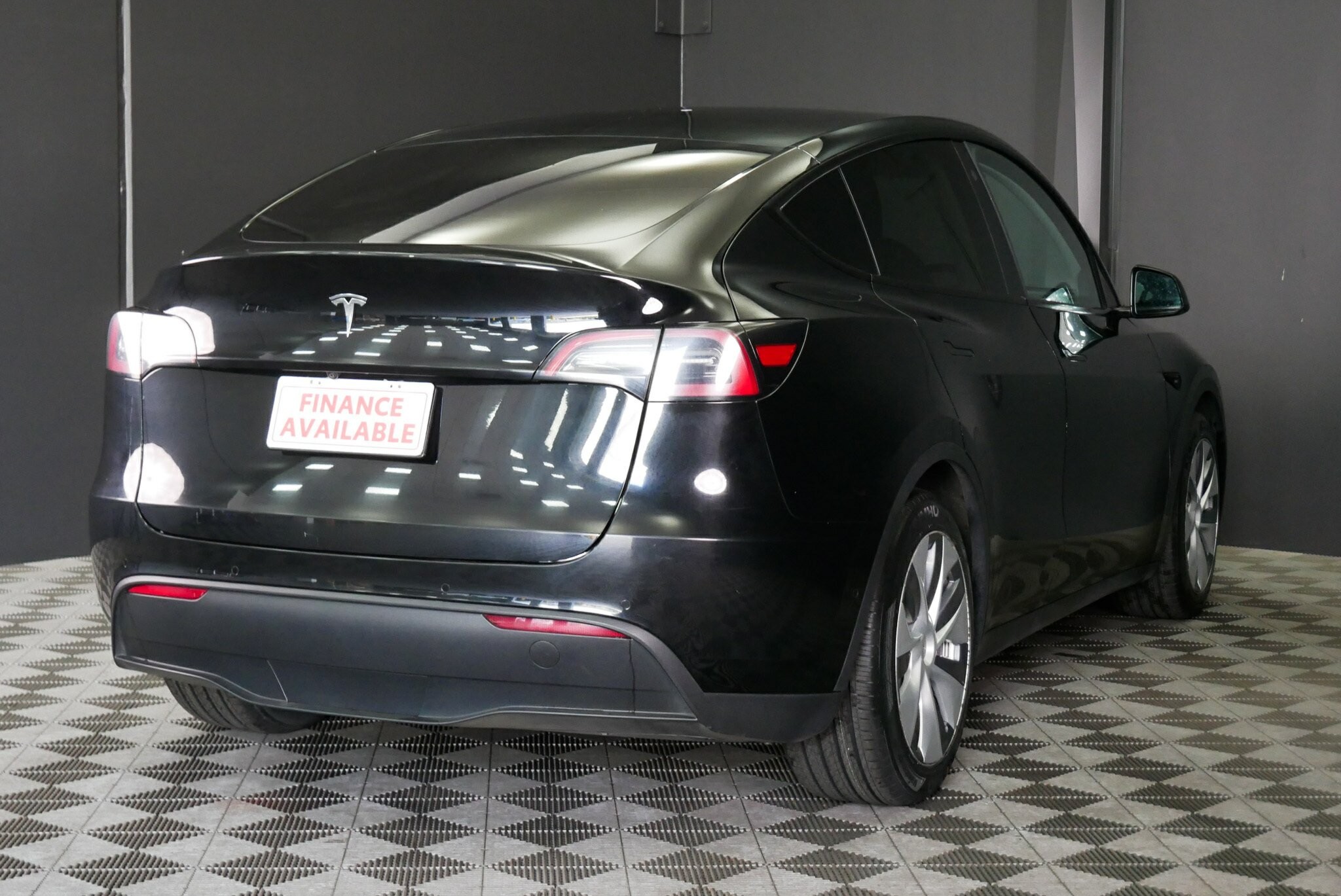 Tesla Model Y image 4